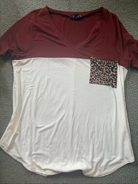 Girls' Burgundy & Cream Colorblock V-Neck Top with Leopard Pocket